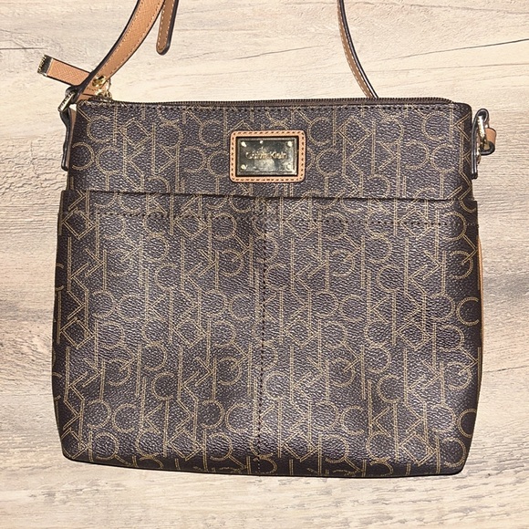 Calvin Klein Purse - Picture 2 of 5